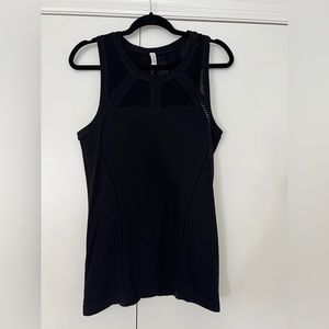 Athleta seamless mesh tank size large